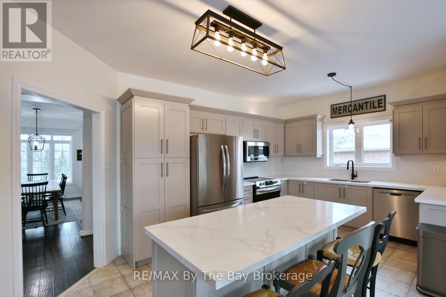 17 Basswood Drive, Wasaga Beach, Ontario  L9Z 0A8 - Photo 5 - S12542036