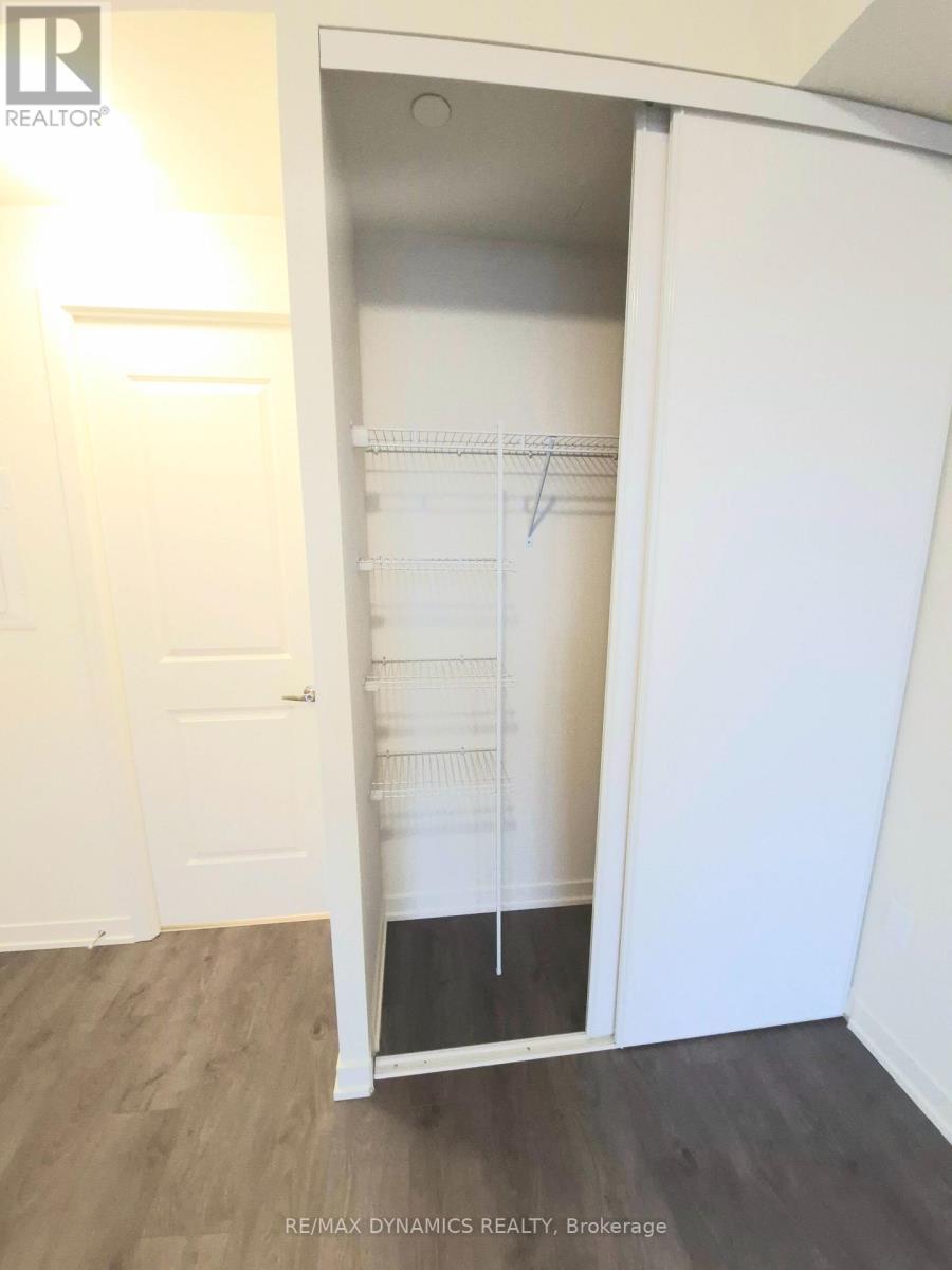 38 Annie Craig Drive, Toronto, Ontario M8V 0G9 - Photo 10 - W12533342