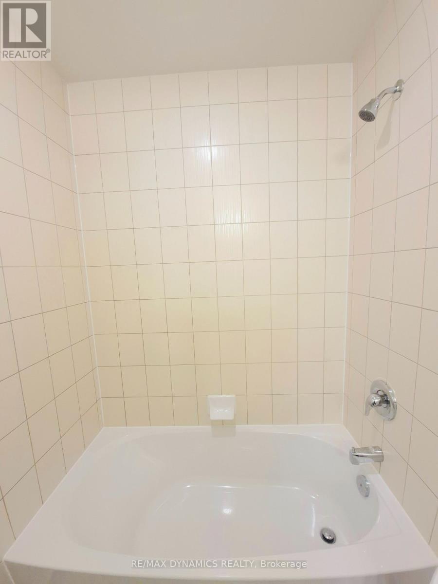 38 Annie Craig Drive, Toronto, Ontario M8V 0G9 - Photo 11 - W12533342