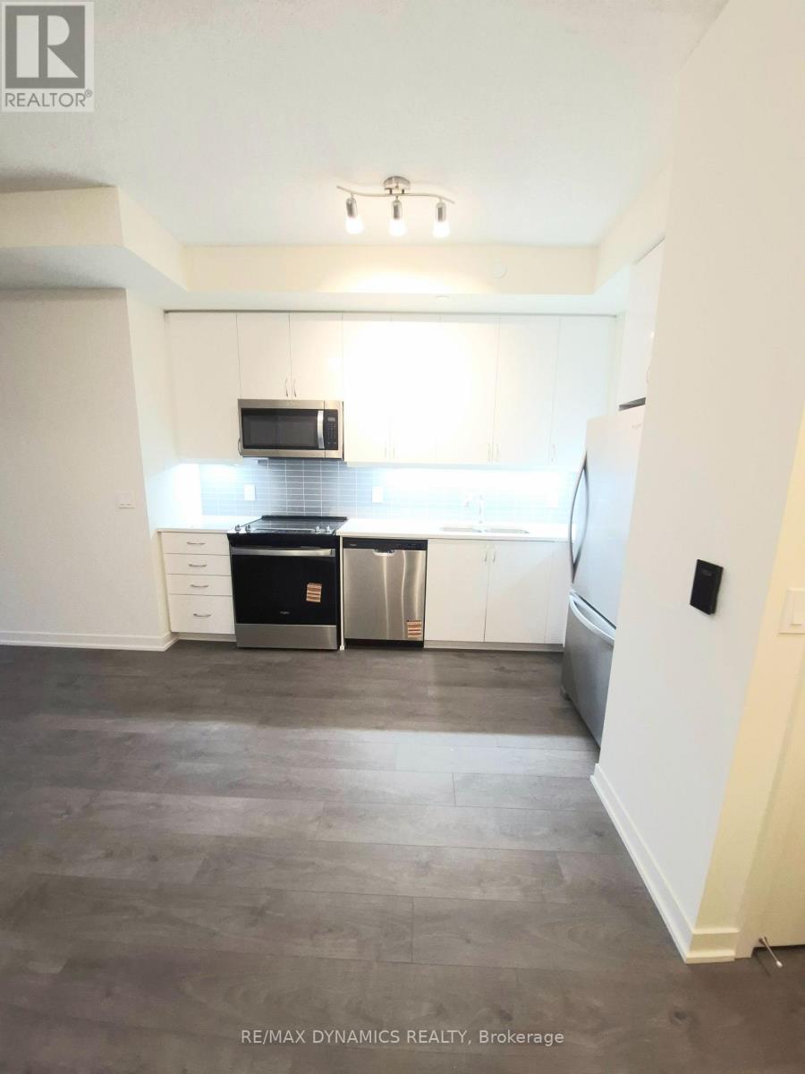 38 Annie Craig Drive, Toronto, Ontario M8V 0G9 - Photo 3 - W12533342