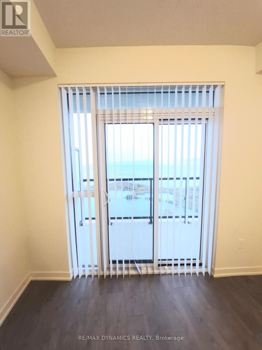 38 Annie Craig Drive, Toronto, Ontario M8V 0G9 - Photo 8 - W12533342