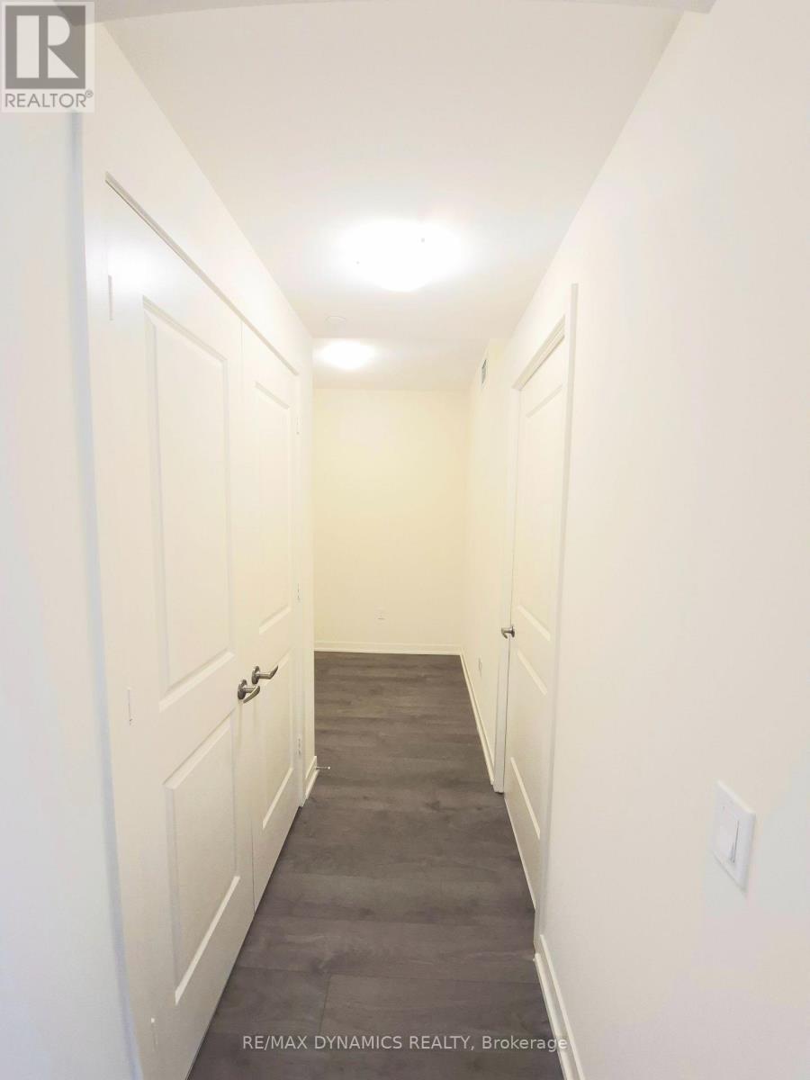 38 Annie Craig Drive, Toronto, Ontario M8V 0G9 - Photo 6 - W12533342