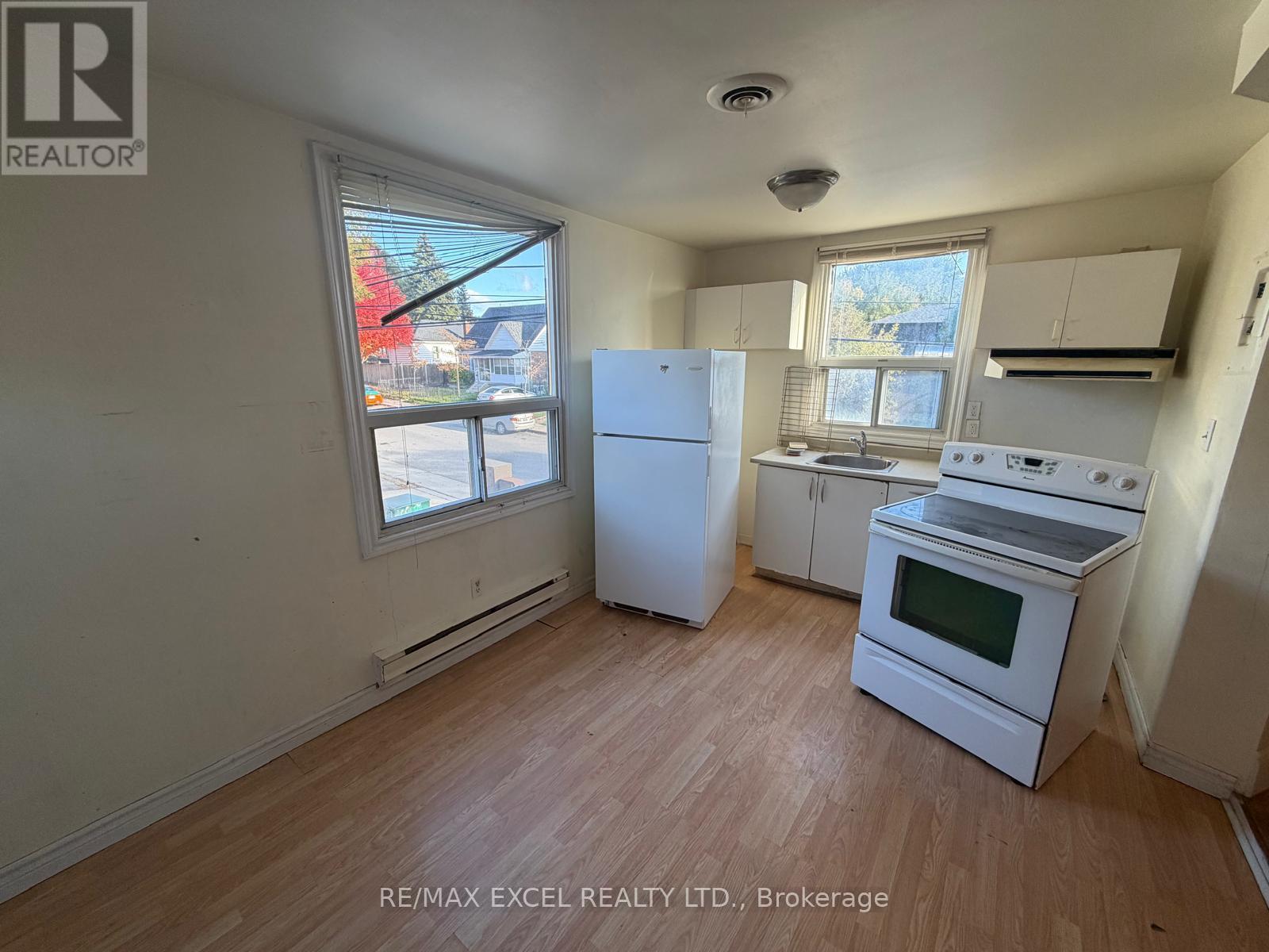 #upper - 515 Warden Avenue, Toronto, Ontario  M1L 3Z2 - Photo 4 - E12542500