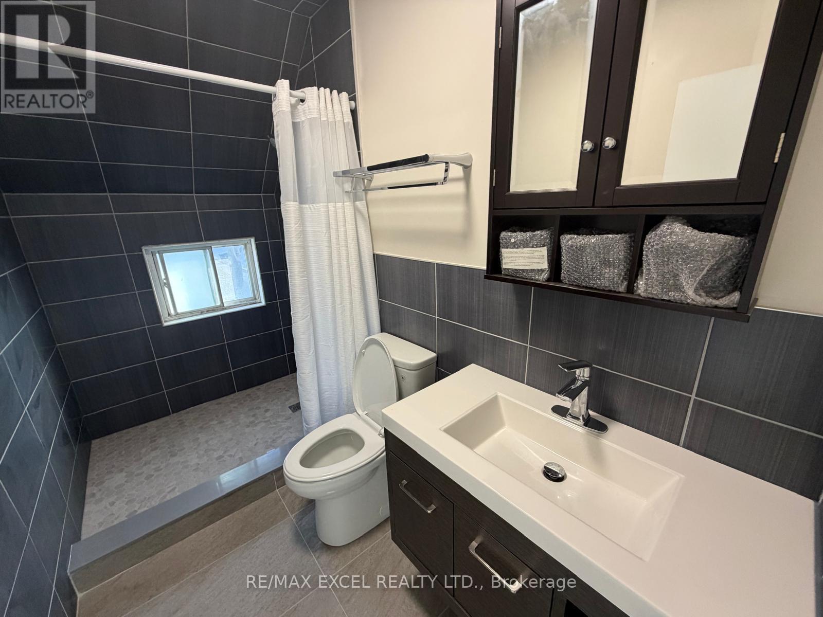 #upper - 515 Warden Avenue, Toronto, Ontario  M1L 3Z2 - Photo 6 - E12542500