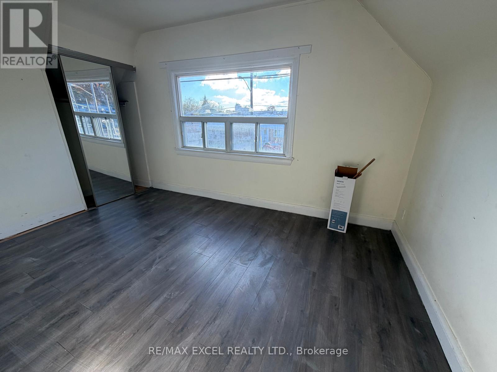 #upper - 515 Warden Avenue, Toronto, Ontario  M1L 3Z2 - Photo 5 - E12542500