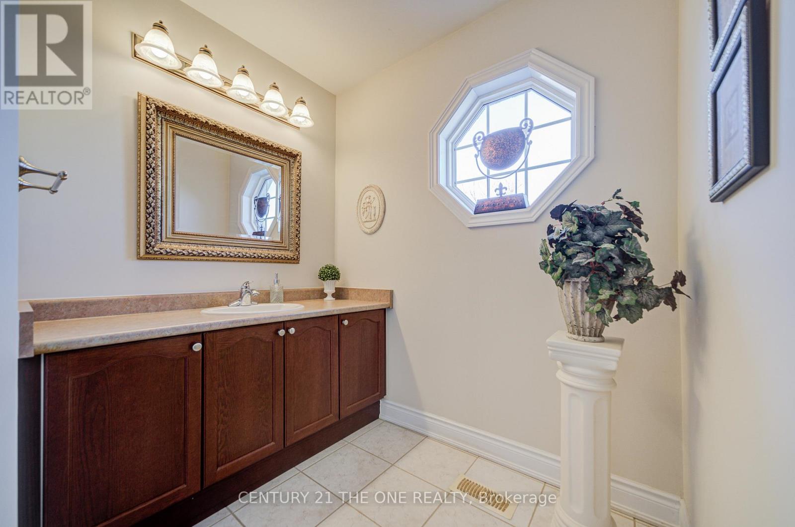 78 Ravine Edge Drive, Richmond Hill, Ontario  L4E 4J3 - Photo 40 - N12543356