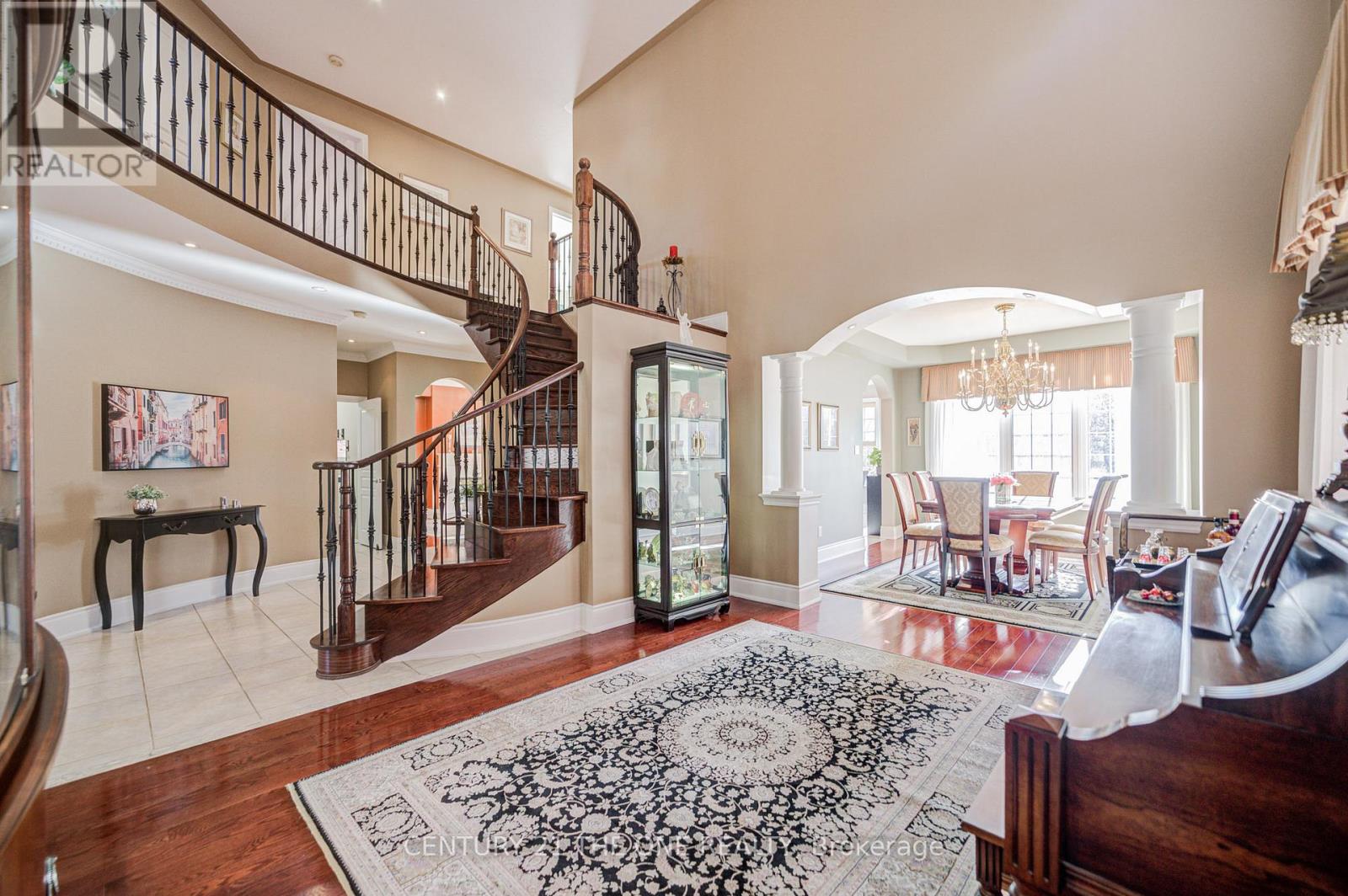 78 Ravine Edge Drive, Richmond Hill, Ontario  L4E 4J3 - Photo 8 - N12543356