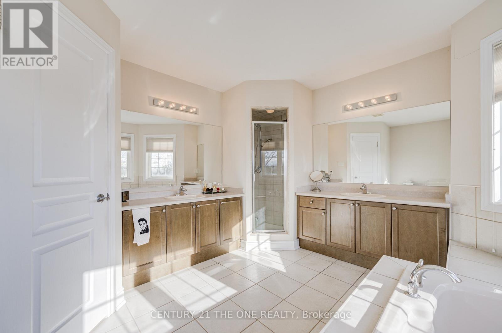 78 Ravine Edge Drive, Richmond Hill, Ontario  L4E 4J3 - Photo 30 - N12543356