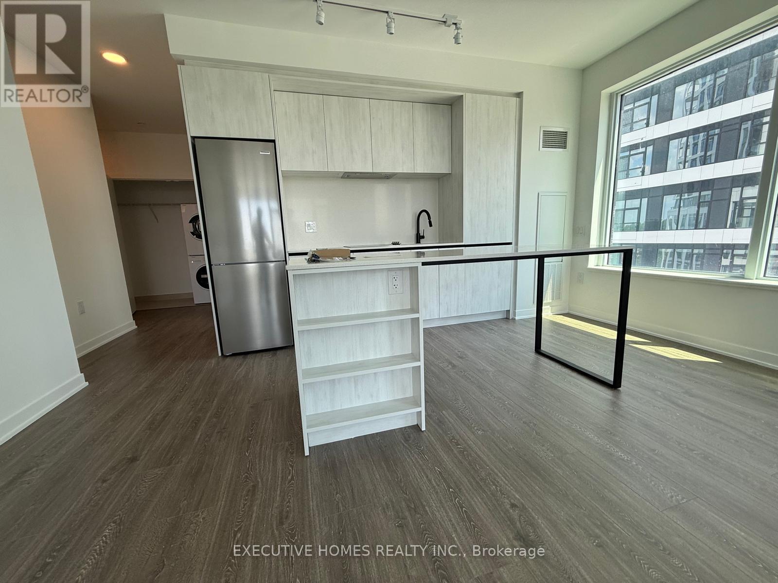 705 - 2495 Eglinton Avenue W, Mississauga, Ontario L5M 2V8 - Photo 11 - W12470345