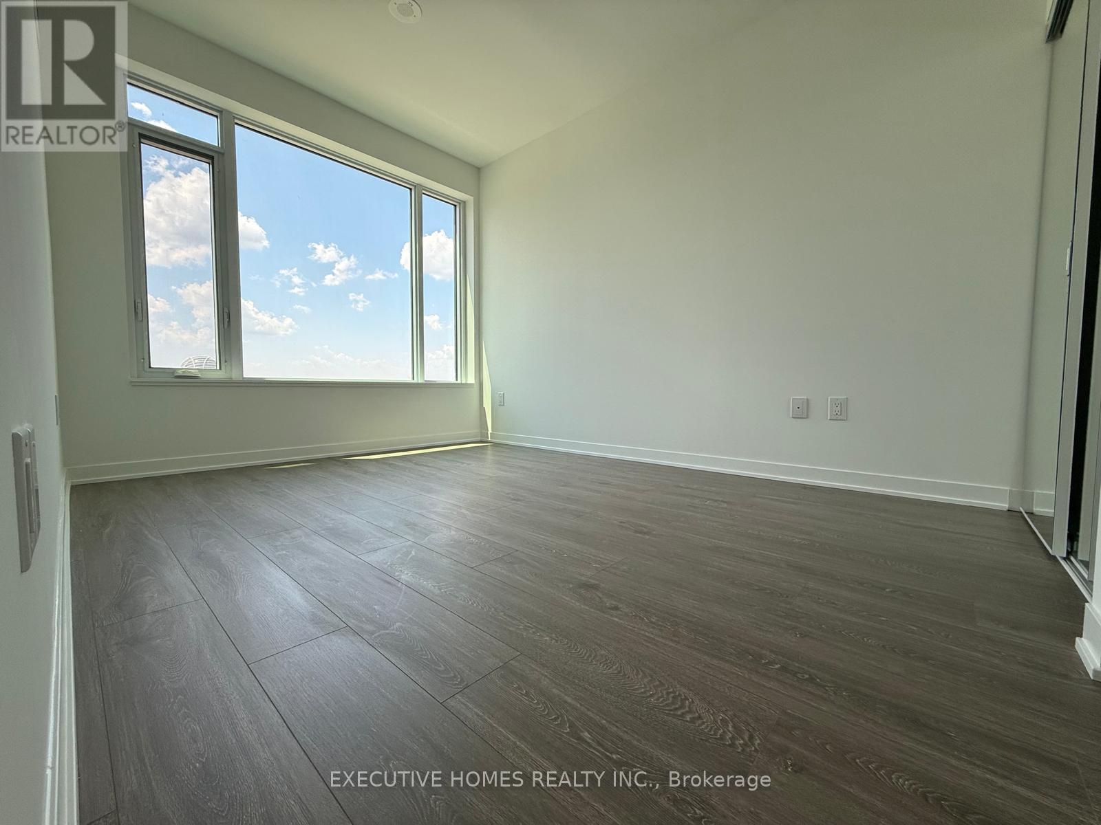 705 - 2495 Eglinton Avenue W, Mississauga, Ontario L5M 2V8 - Photo 13 - W12470345