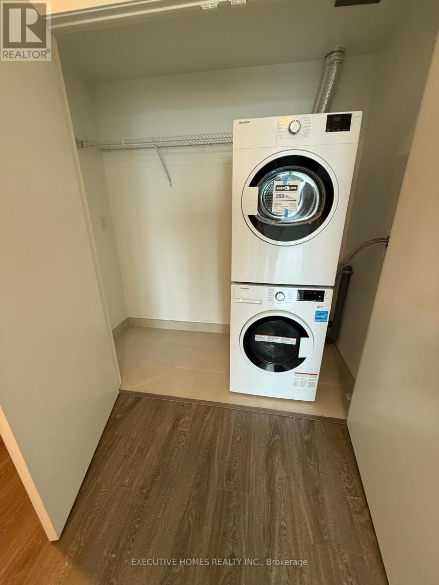 705 - 2495 Eglinton Avenue W, Mississauga, Ontario L5M 2V8 - Photo 5 - W12470345