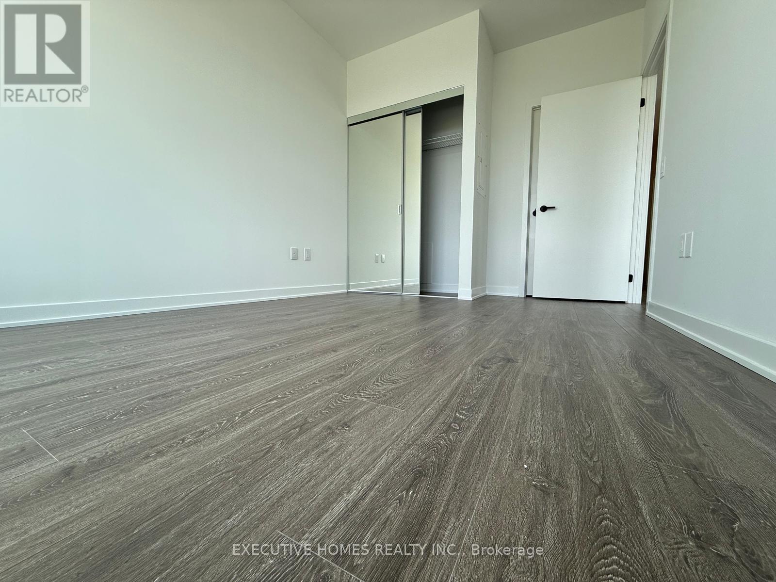 705 - 2495 Eglinton Avenue W, Mississauga, Ontario L5M 2V8 - Photo 15 - W12470345