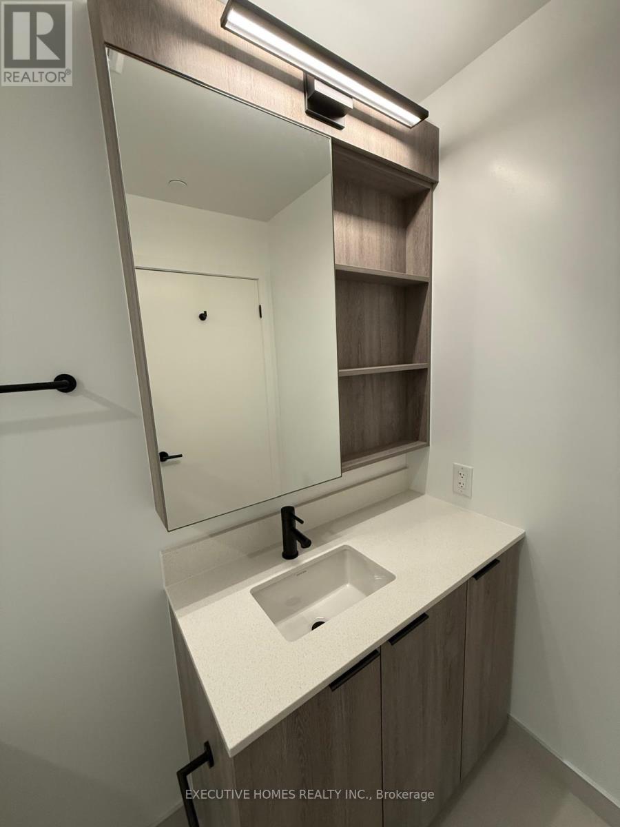 705 - 2495 Eglinton Avenue W, Mississauga, Ontario L5M 2V8 - Photo 17 - W12470345