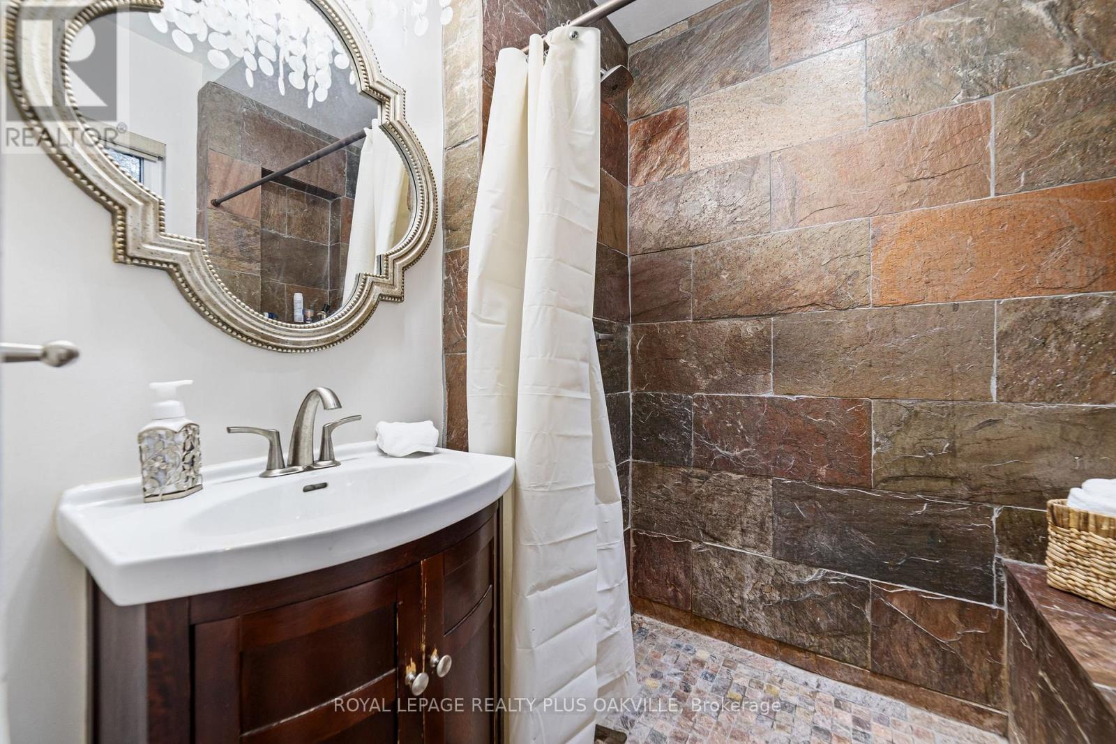 53 Barnesdale Avenue S, Hamilton, Ontario L8M 2V3 - Photo 18 - X12534850