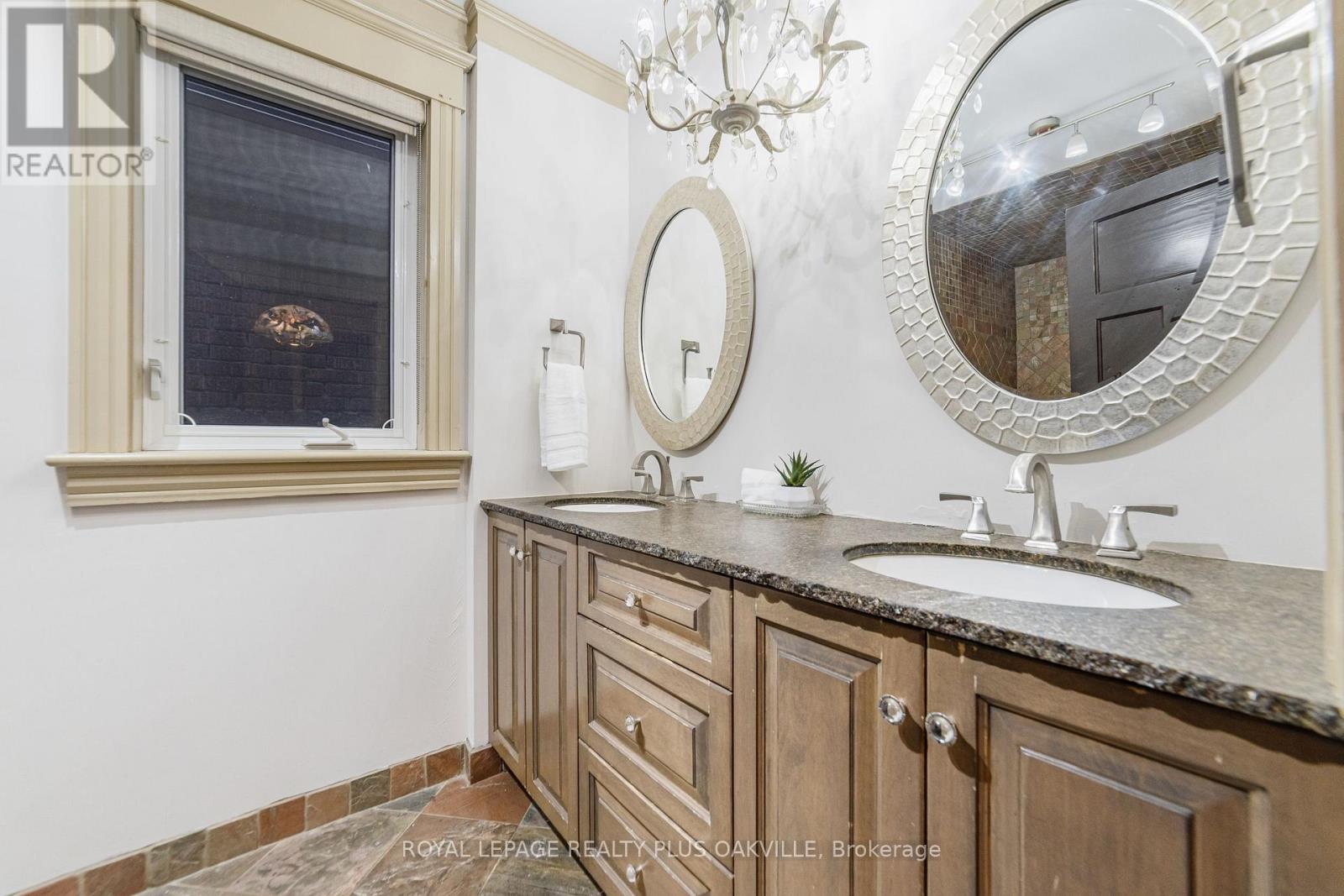 53 Barnesdale Avenue S, Hamilton, Ontario L8M 2V3 - Photo 23 - X12534850