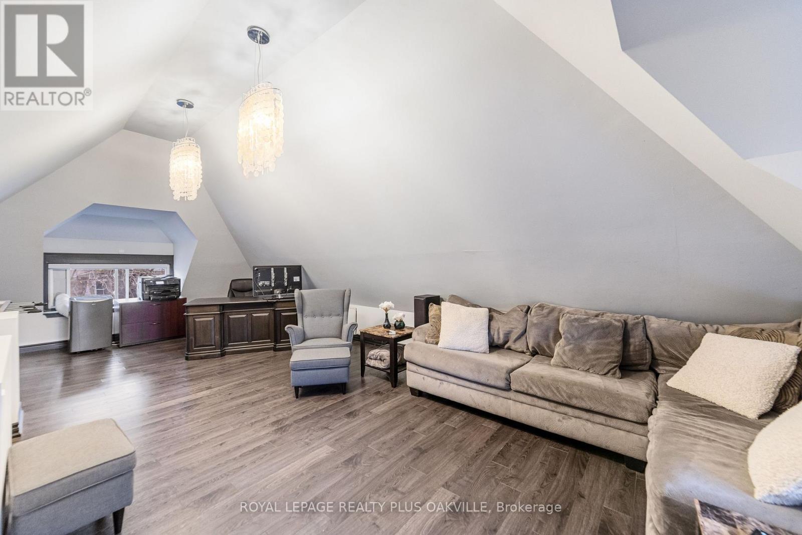 53 Barnesdale Avenue S, Hamilton, Ontario L8M 2V3 - Photo 32 - X12534850