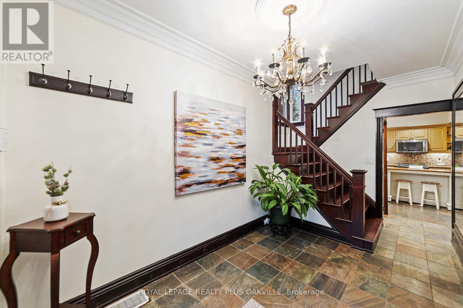 53 Barnesdale Avenue S, Hamilton, Ontario L8M 2V3 - Photo 5 - X12534850