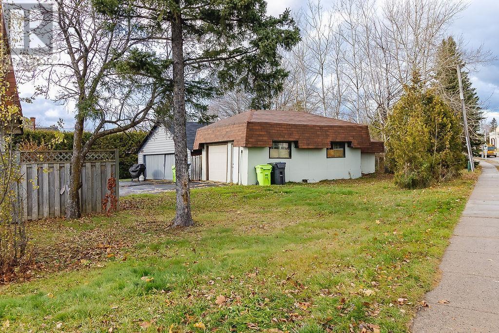 38 Mcnabb St, Sault Ste. Marie, Ontario P6B 1X7 - Photo 4 - SM253268