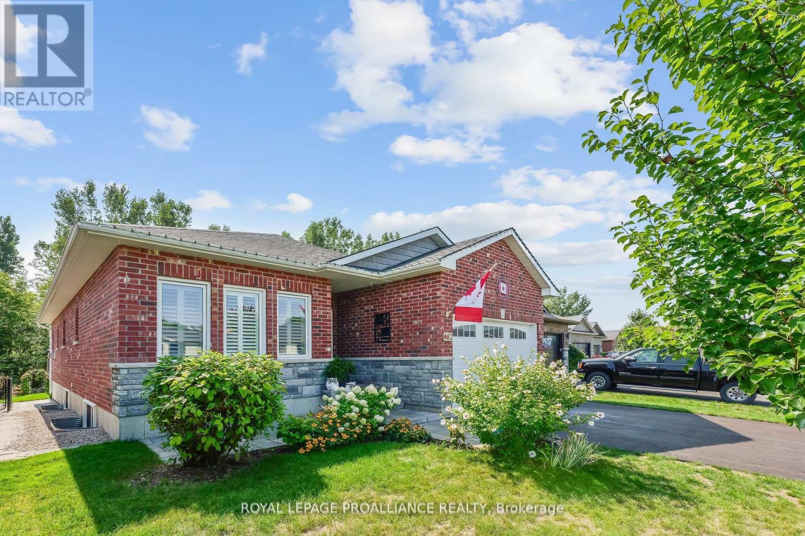 82 Royal Gala Drive, Brighton, Ontario K0K 1H0 - Photo 2 - X12545014