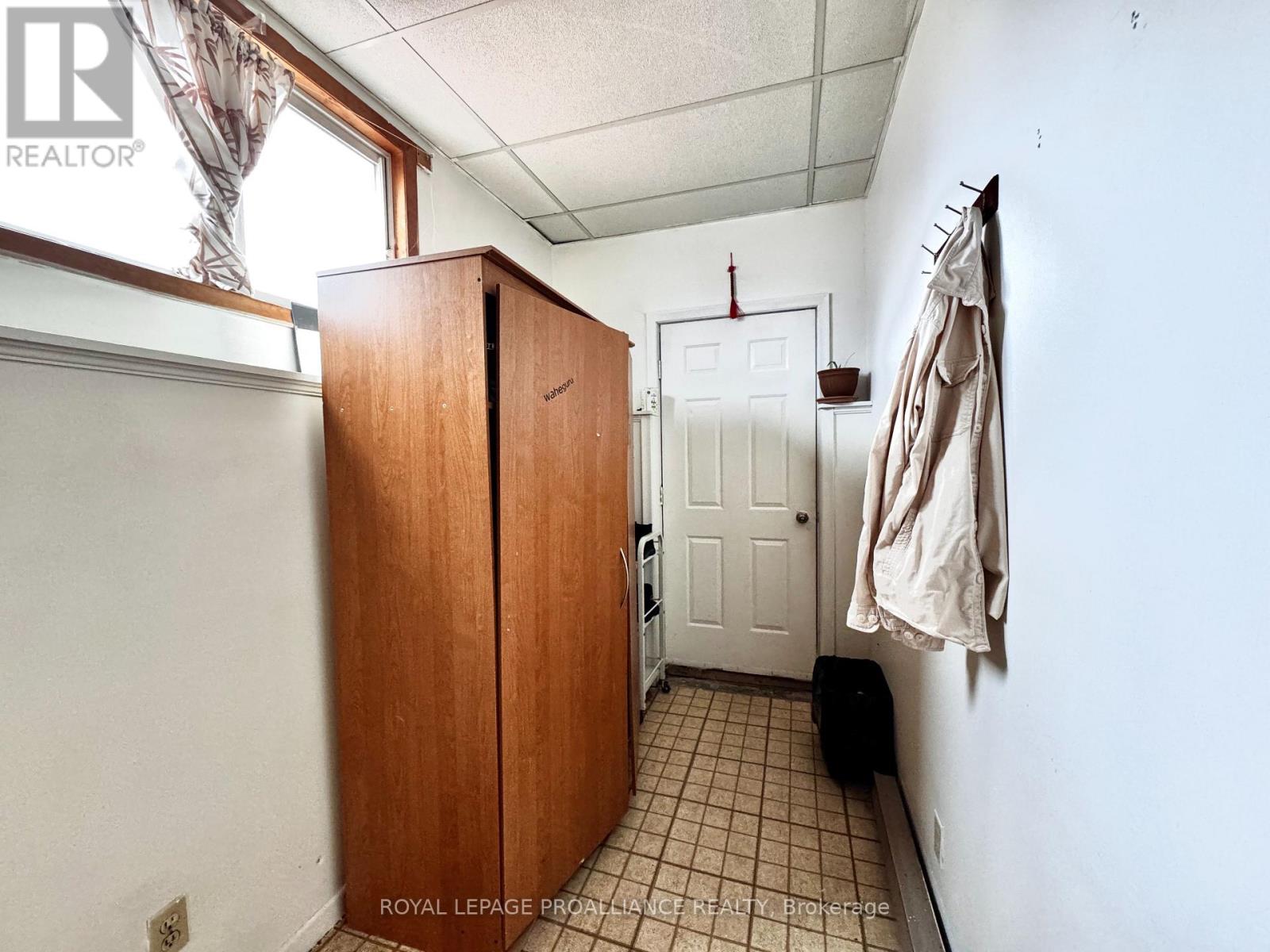 57 Donald Street, Belleville, Ontario K8P 2J2 - Photo 12 - X12545042