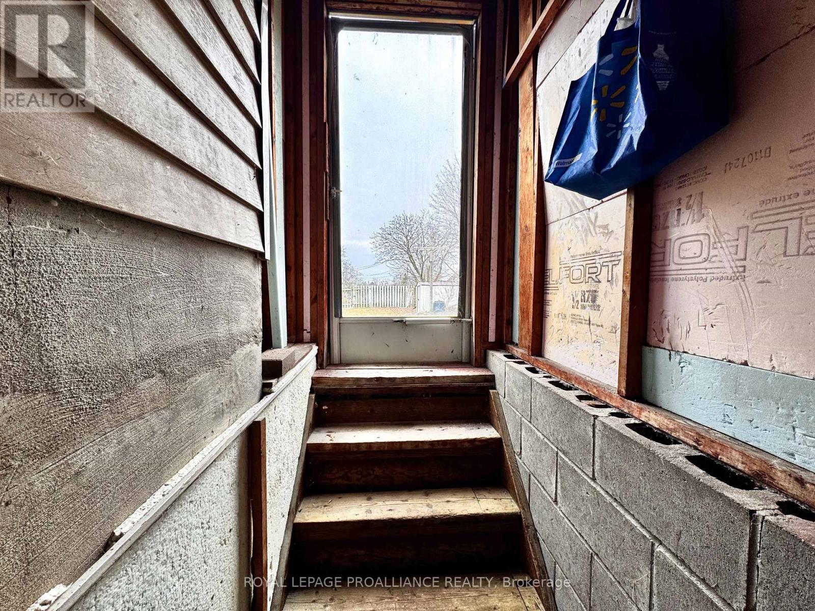 57 Donald Street, Belleville, Ontario K8P 2J2 - Photo 14 - X12545042