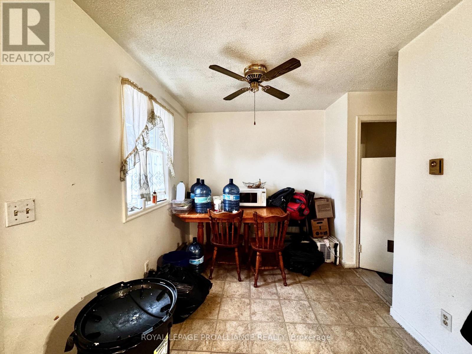 57 Donald Street, Belleville, Ontario K8P 2J2 - Photo 5 - X12545042