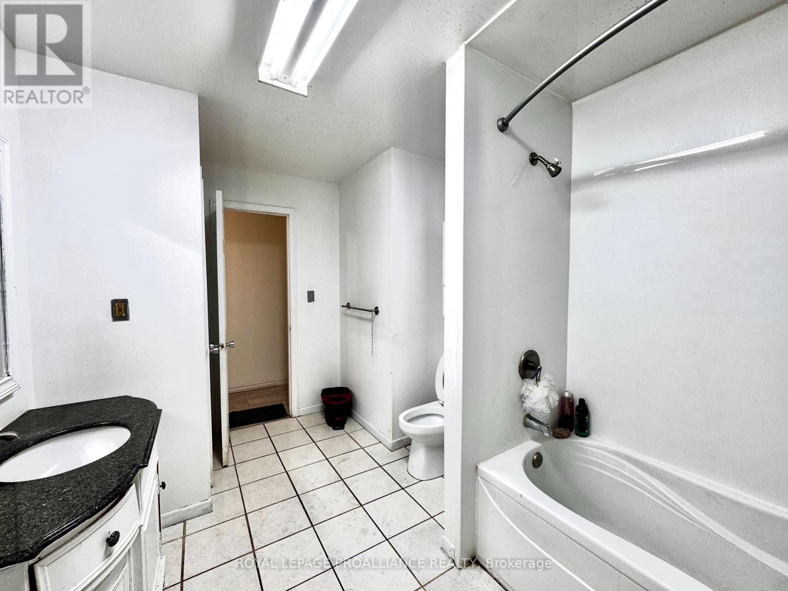 57 Donald Street, Belleville, Ontario K8P 2J2 - Photo 8 - X12545042