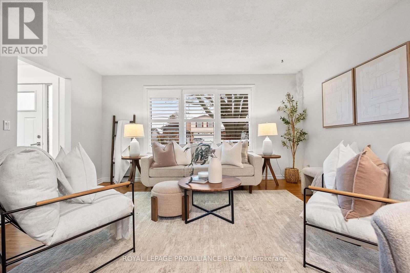 582 Carlisle Street, Cobourg, Ontario  K9A 1X6 - Photo 4 - X12545108