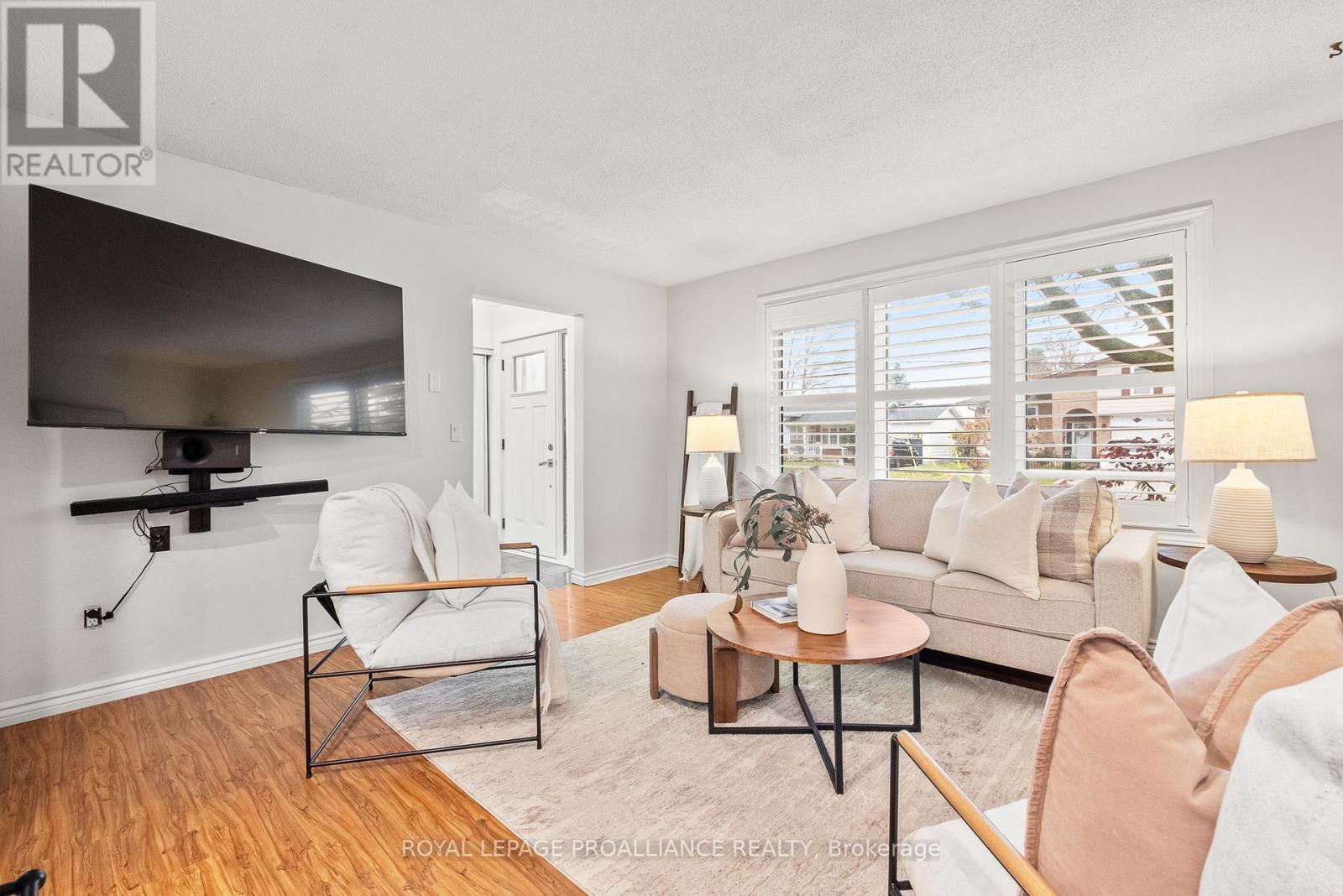 582 Carlisle Street, Cobourg, Ontario  K9A 1X6 - Photo 5 - X12545108