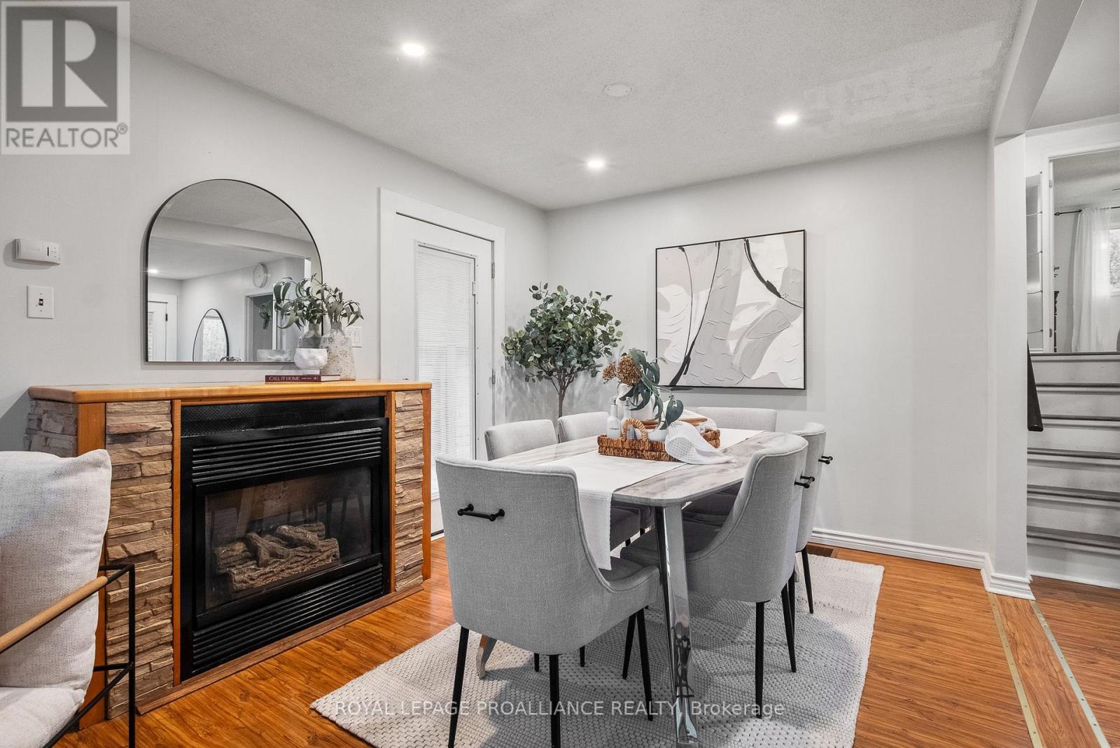 582 Carlisle Street, Cobourg, Ontario  K9A 1X6 - Photo 7 - X12545108