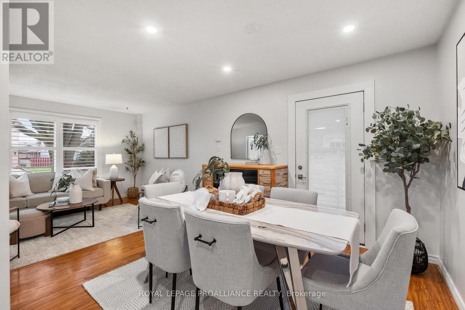 582 Carlisle Street, Cobourg, Ontario  K9A 1X6 - Photo 8 - X12545108