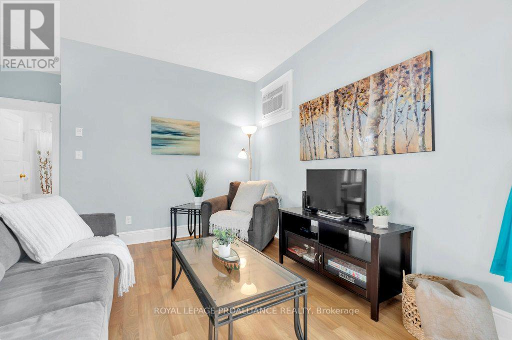 48 Meadow View Lane, Prince Edward County, Ontario K0K 1P0 - Photo 11 - X12545122