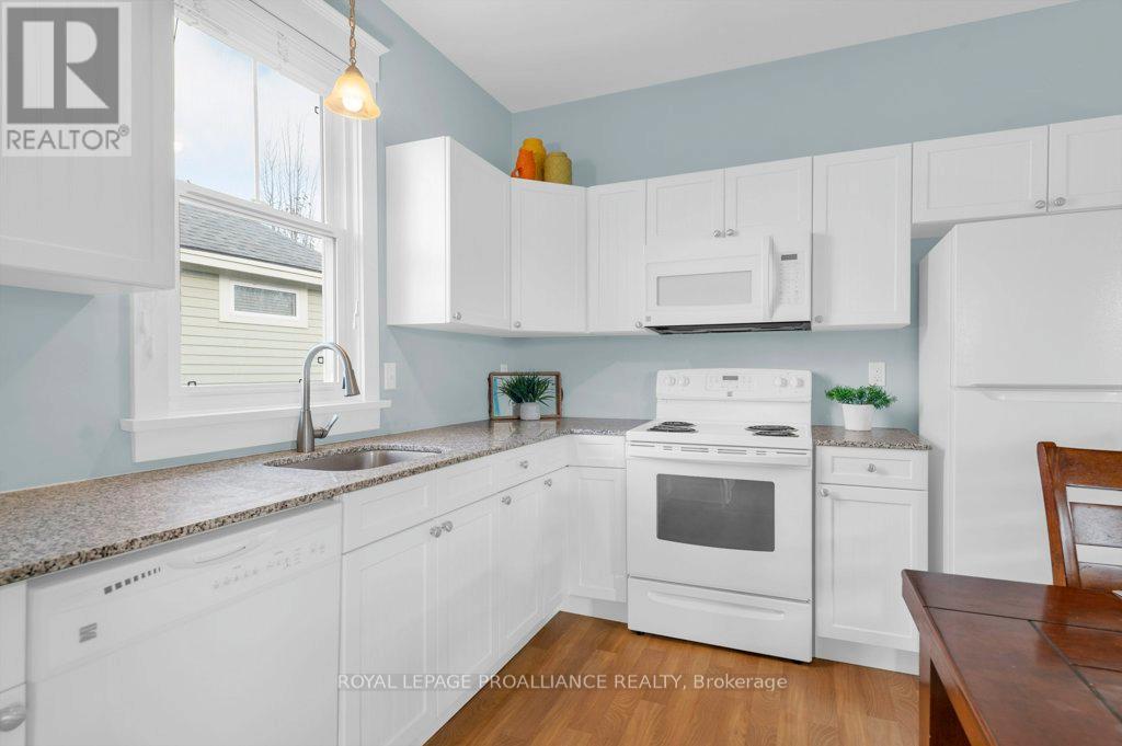 48 Meadow View Lane, Prince Edward County, Ontario K0K 1P0 - Photo 7 - X12545122