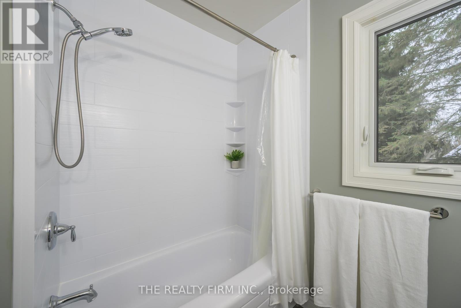 82 Glenview Crescent, London North, Ontario  N5X 2P9 - Photo 18 - X12545000