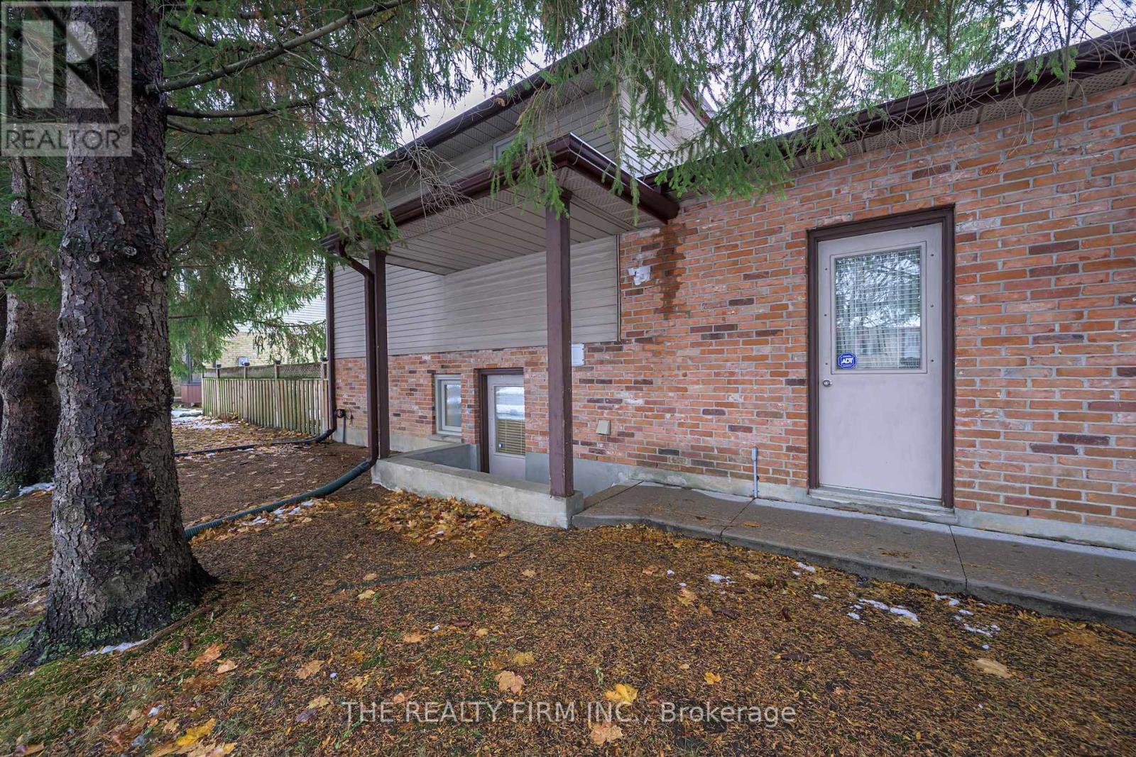 82 Glenview Crescent, London North, Ontario  N5X 2P9 - Photo 28 - X12545000