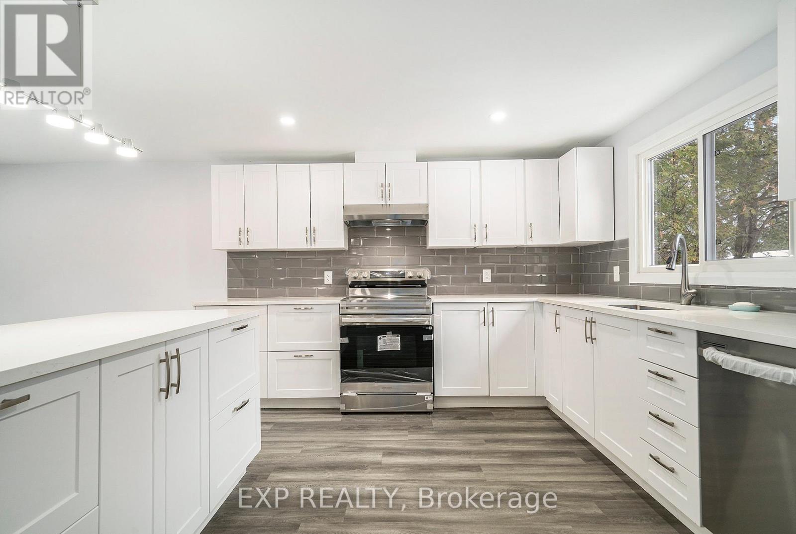 35 Lazy Nol Court, Ottawa, Ontario  K2S 1T5 - Photo 10 - X12545074