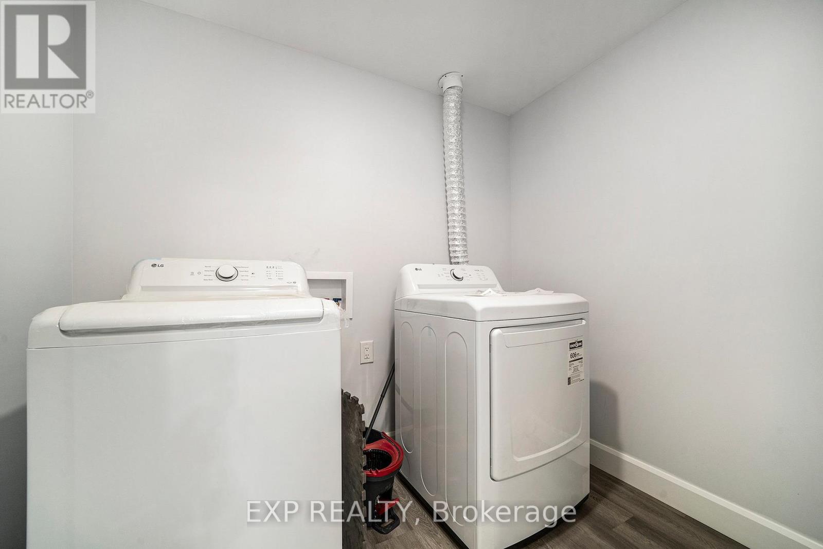 35 Lazy Nol Court, Ottawa, Ontario  K2S 1T5 - Photo 23 - X12545074