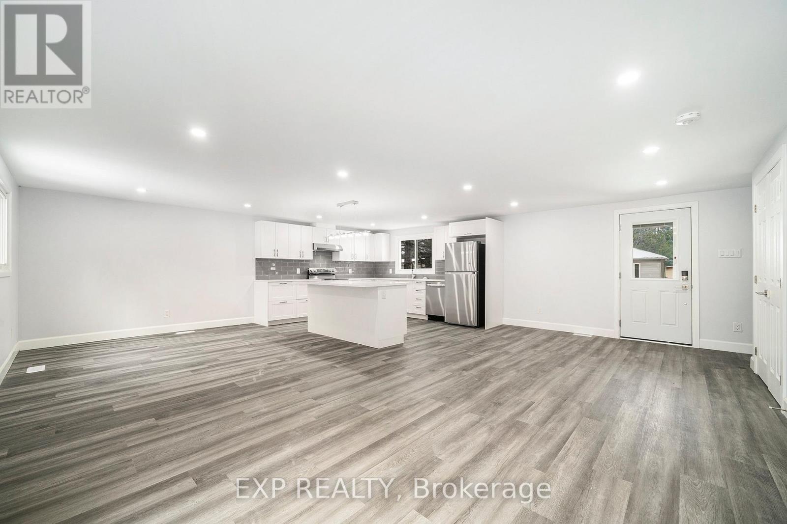 35 Lazy Nol Court, Ottawa, Ontario  K2S 1T5 - Photo 6 - X12545074