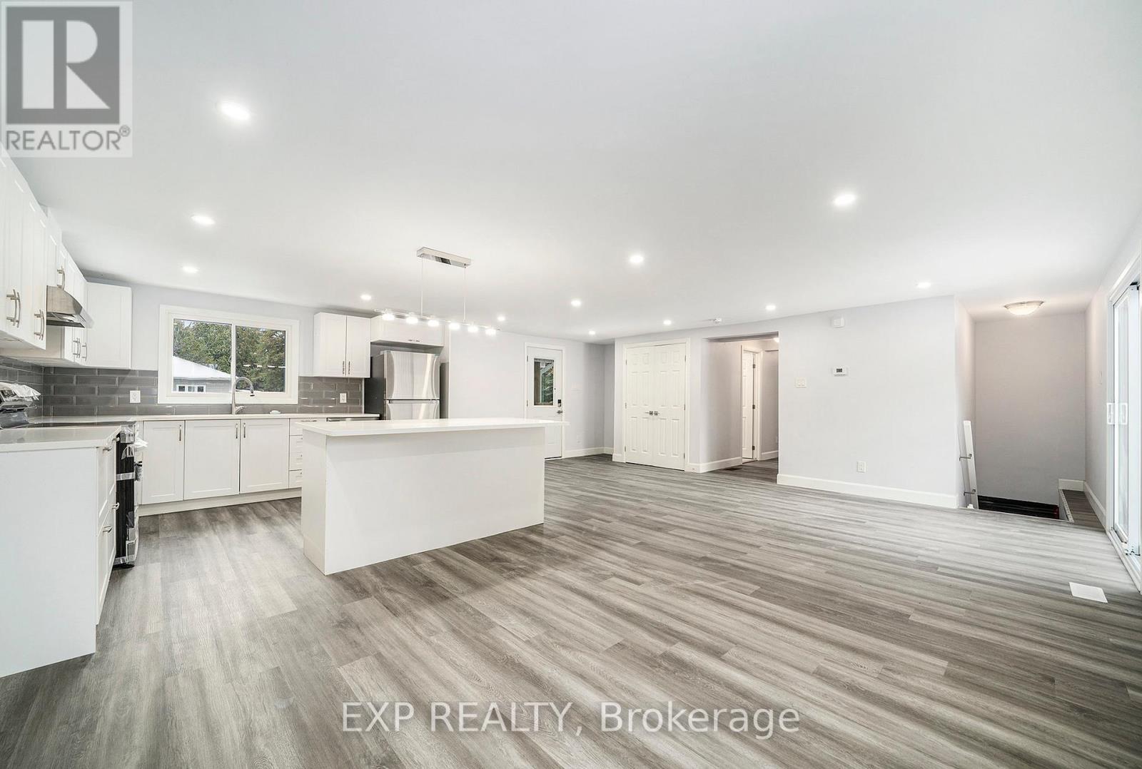 35 Lazy Nol Court, Ottawa, Ontario  K2S 1T5 - Photo 7 - X12545074