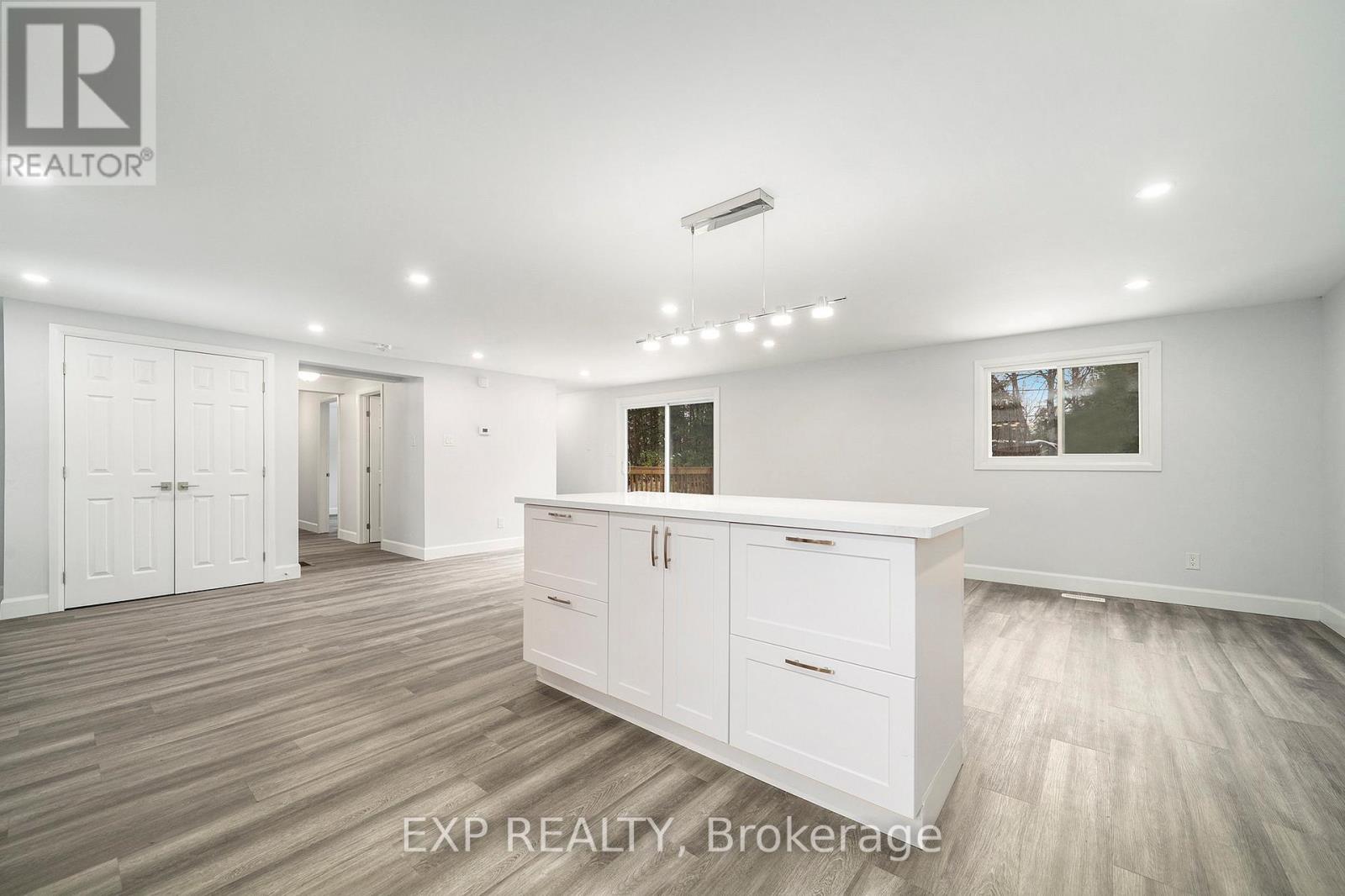 35 Lazy Nol Court, Ottawa, Ontario  K2S 1T5 - Photo 8 - X12545074