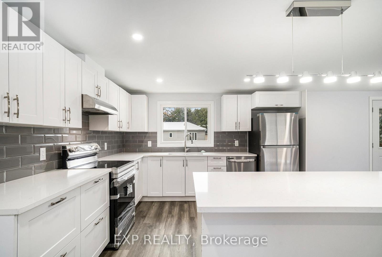 35 Lazy Nol Court, Ottawa, Ontario  K2S 1T5 - Photo 9 - X12545074