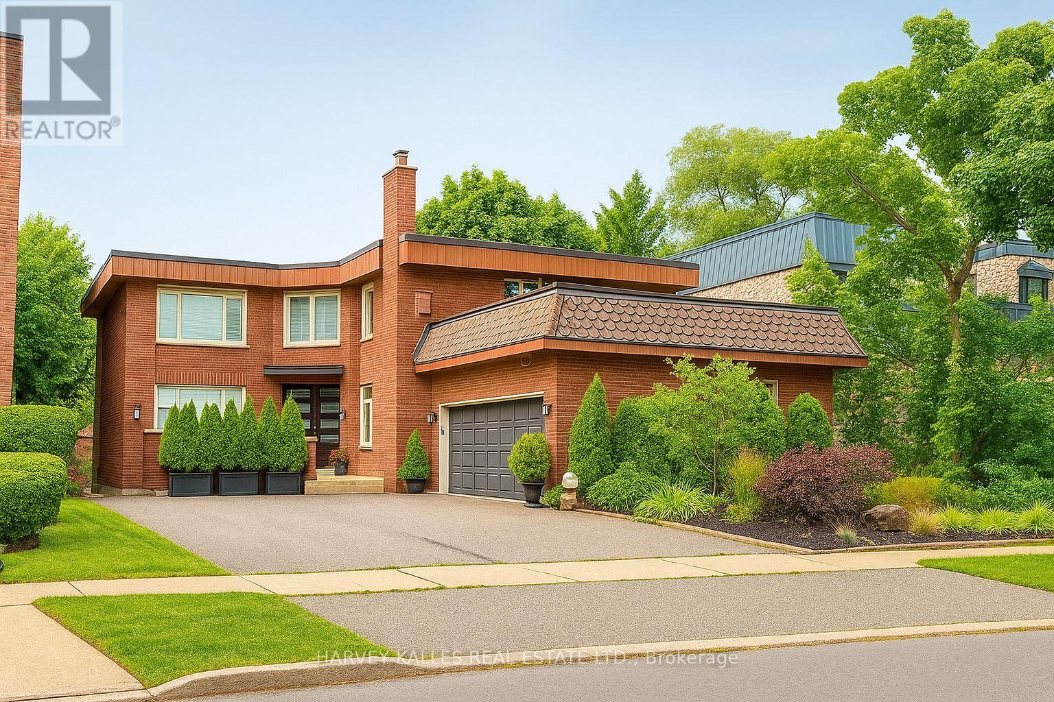 92 Prue Avenue, Toronto, Ontario  M6B 1R5 - Photo 2 - C12544516