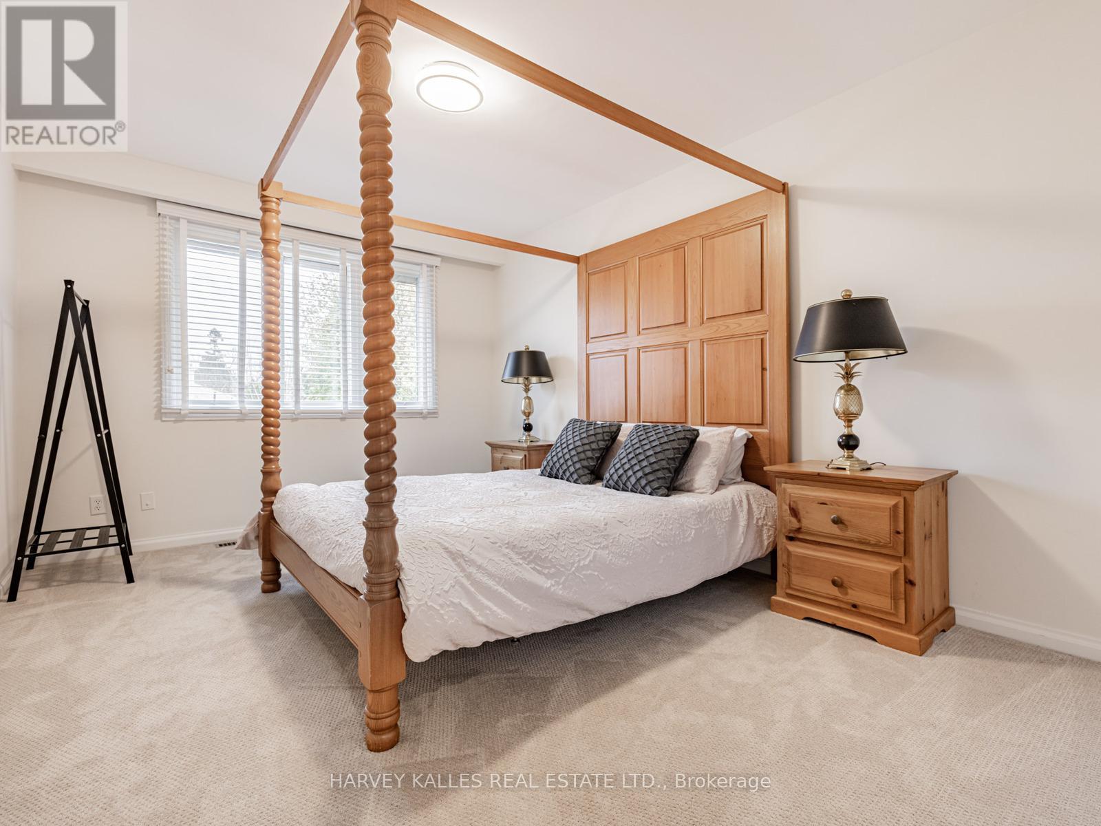 92 Prue Avenue, Toronto, Ontario  M6B 1R5 - Photo 24 - C12544516