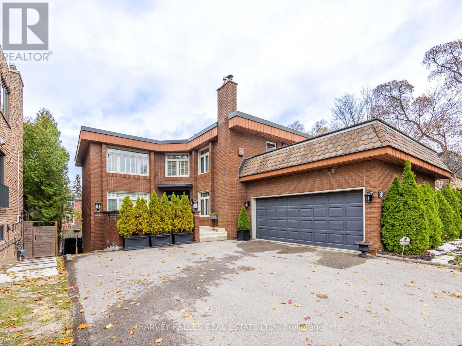 92 Prue Avenue, Toronto, Ontario  M6B 1R5 - Photo 3 - C12544516