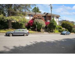 <div class="price">$399,000</div> 105 1330 Martin Street, White Rock<br><div style="margin-bottom:8px;"><small>Keller Williams Ocean Realty</small></div><div class='bed_bath'>2 Bed | 1 Bath</div>