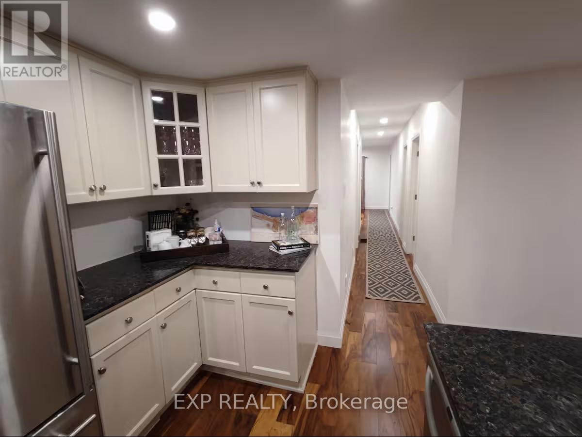 4364 Homewood Avenue, Niagara Falls, Ontario  L2E 4X2 - Photo 5 - X12399615