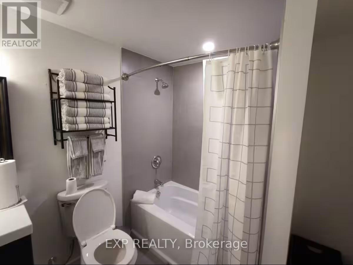 4364 Homewood Avenue, Niagara Falls, Ontario  L2E 4X2 - Photo 6 - X12399615