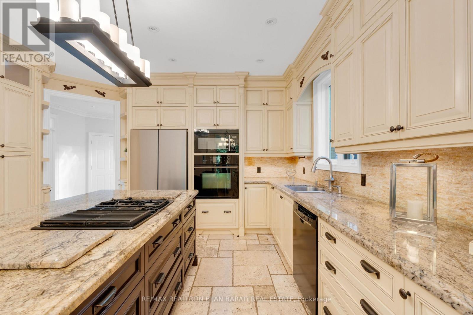 384 Hillcrest Avenue, Toronto, Ontario  M2N 3R1 - Photo 12 - C12544706