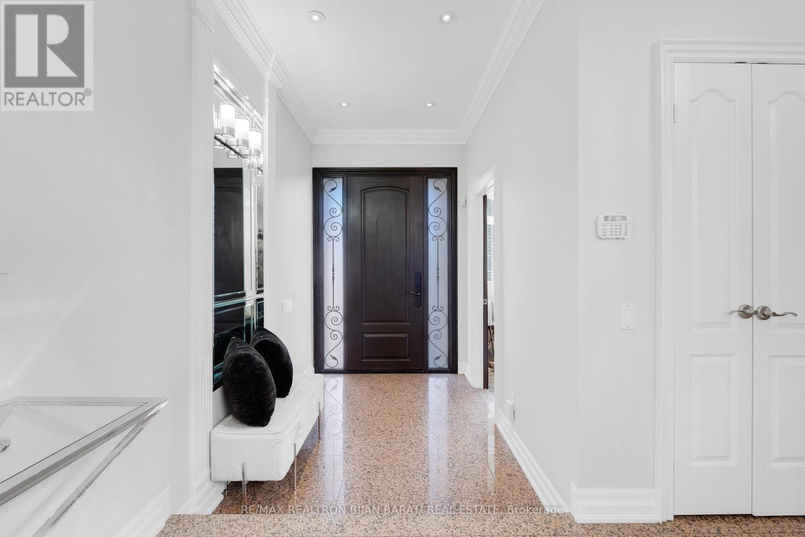 384 Hillcrest Avenue, Toronto, Ontario  M2N 3R1 - Photo 4 - C12544706