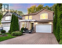 384 HILLCREST AVENUE, Toronto, Ontario